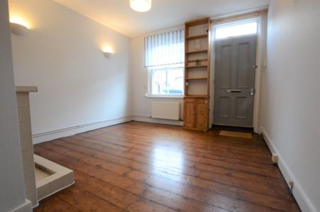 2 bedroom terraced house to rent - Photo 4