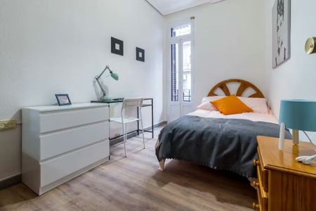 Carrer de Buenos Aires, Valencia, Valencian Community 46004 - Photo 3