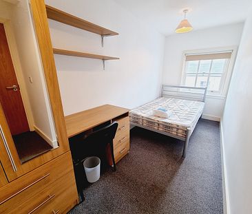 8 Bed Student Accommodation - Photo 3
