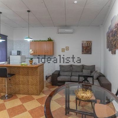 Alquiler de piso en Centro - Photo 1