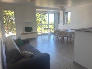 Location Appartement 2 pièces Meublé 64m² DONVILLE LES BAINS 50350 - Photo 2