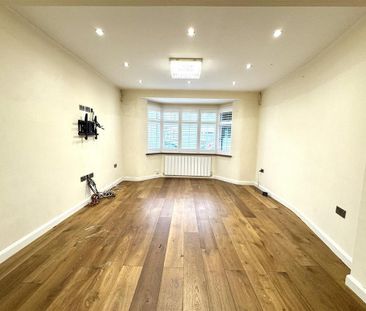 4 bedroom end of terrace house to rent - Photo 3