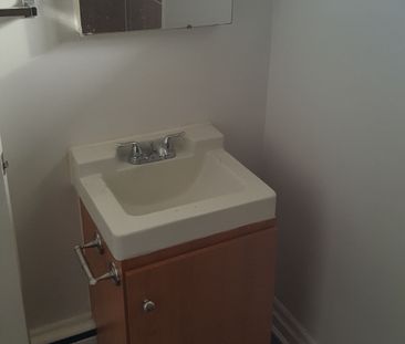 For Lease - 14 North Alarton Street Unit# 8, Mississauga, Ontario - Photo 3