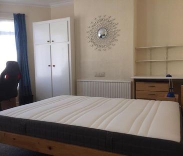 4 bedroom terraced house to rent - Photo 4