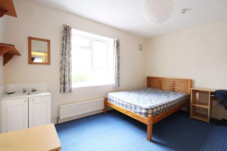 4 bedroom terraced house to rent - Photo 3