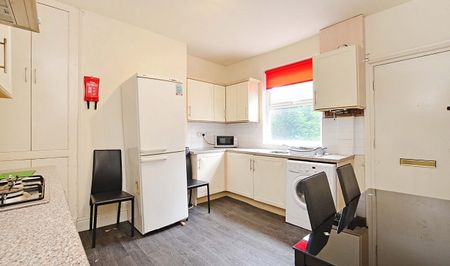 High Standard Three Bedroom Student Property - Photo 5