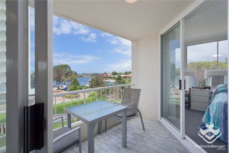 Perfectly Situated Two Bedroom Unit - Photo 4