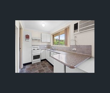 Three Bedroom Home Close to Amenities - Photo 5