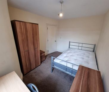 5 bedroom terraced house to rent - Photo 5