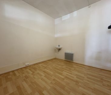 Location Appartement 2 pièces 46m² SAUMUR 49400 - Photo 5