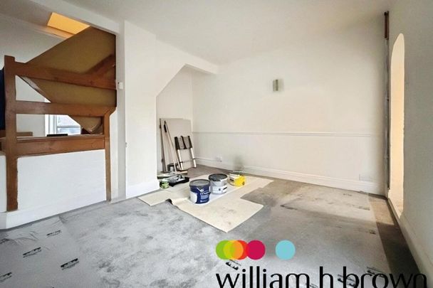 East Hill, Colchester - Photo 1