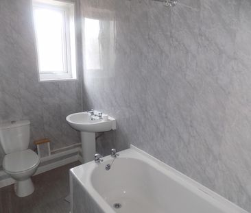 Broughton Avenue, Blackpool - Photo 5