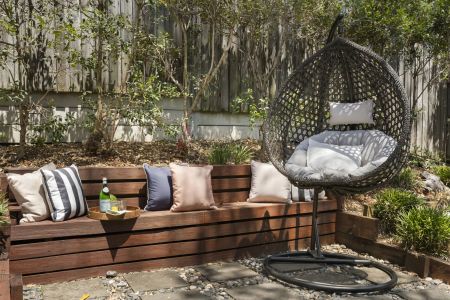 Stylish Townhouse with Exceptional Outdoor Living - Photo 4