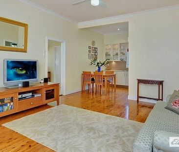 Family Home - Photo 6