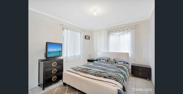 2 Bedroom Ground Level Unit - Close to Surfers Paradise - Photo 1
