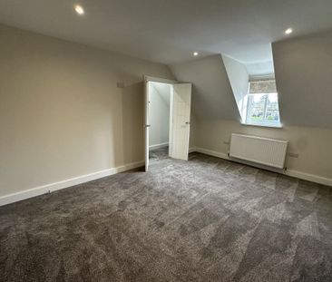 Friday Street - Photo 4