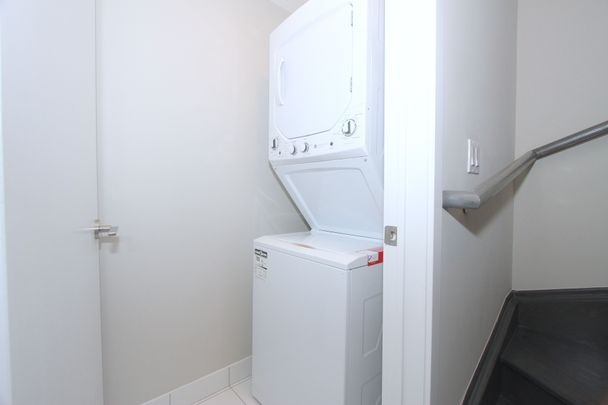 For Lease - 284 Bleecker Street, Toronto, Ontario - Photo 1