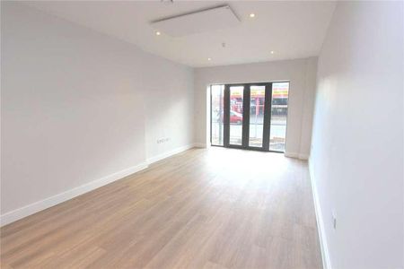 London Road, Hadleigh, Benfleet, Essex, SS7 - Photo 3