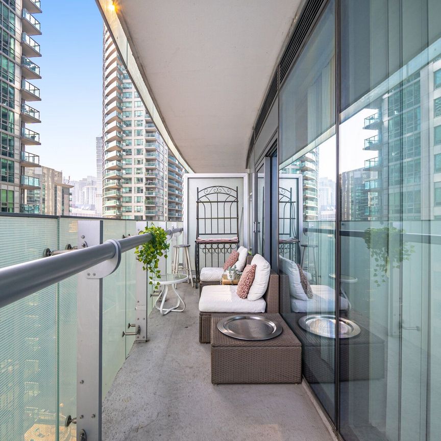 For Lease - 12 York Street Unit# 804, Toronto, Ontario - Photo 1