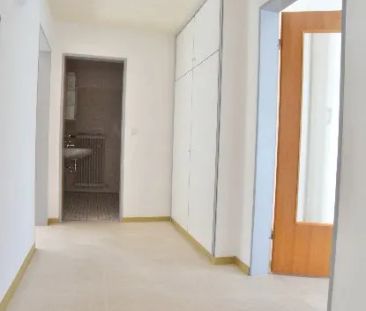 Helle 3 Zimmerwohnung im Dachgeschoss - Photo 1