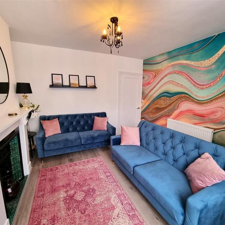 2 bedroom end of terrace house to rent - Photo 1