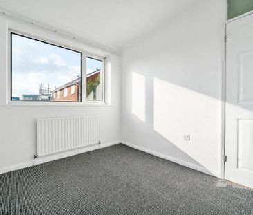 3 bedroom terraced house to rent - Photo 4