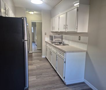 Newly Renovated!! 2 Bedroom Condo in Riverside Meadows Only $1095 a Mo - Photo 5