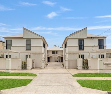 Spacious Private Townhouse in Prime Scarborough Location! - Photo 5