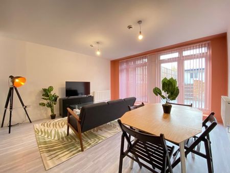 1 bedroom in a house share to rent - Photo 2