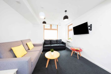 Small Standard Double Ensuite - Photo 2