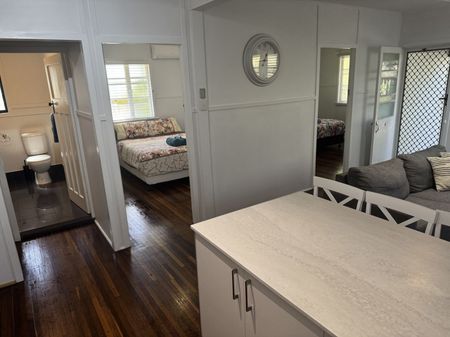Modern 2 Bedroom Apartment in Prime Location - Photo 2