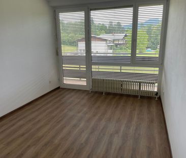 Schöne 2 Zimmerwohnung mit Loggia in Grünlage und mit Fernblick Sal... - Photo 1