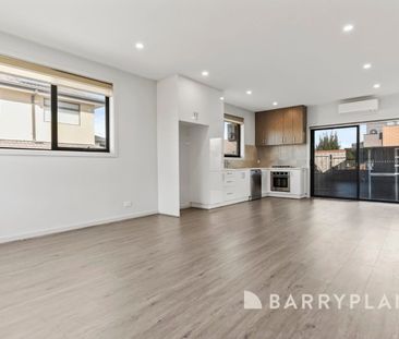 Charming & Convenient 2-Bedroom Townhouse - Photo 2