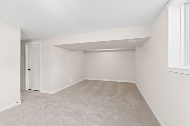 For Lease - 513 BRIGATINE Avenue, Stittsville - Munster - Richmond, Ontario - Photo 1