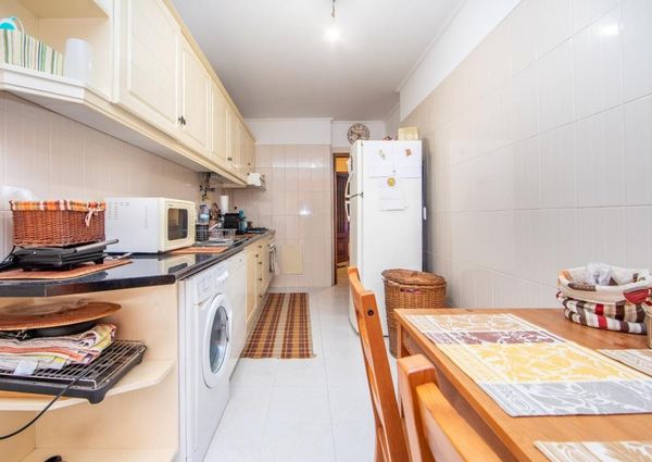 Quarto suite casa de banho privada em Sobreda Almada