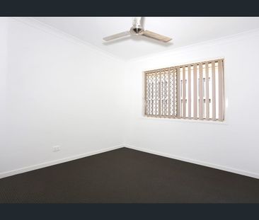 Beautiful Family Home in Prime Location! - Photo 5