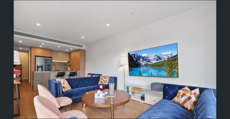 Furnished Apartment Living in the Heart of West End - Photo 2