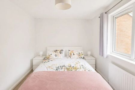 Monmouth Close - Photo 2