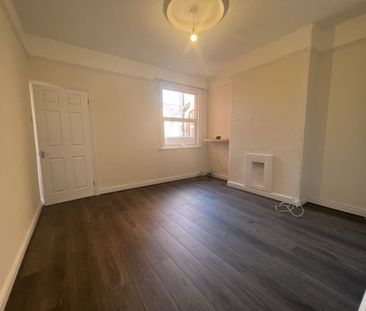 2 Bedroom Terraced - Photo 5