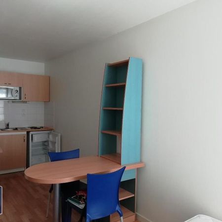 Location Appartement 1 pièce 22m² LA ROCHE SUR YON 85000 - Photo 3