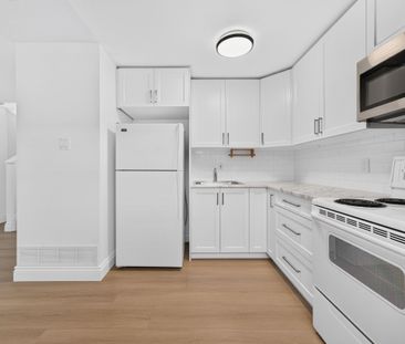 For Lease - 44 Centrepointe Drive, South of Baseline to Knoxdale, O... - Photo 1