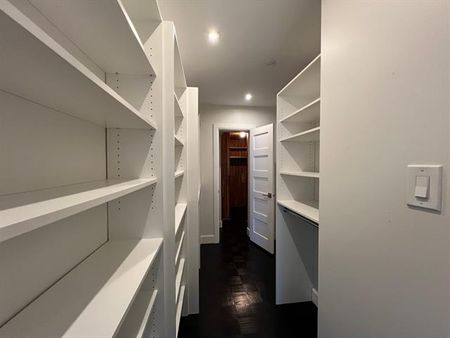 1745 Av. Cedar - Photo 3