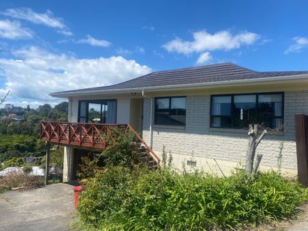 Property Management108 Arran Road, Browns Bay - House for Rent - Photo 3