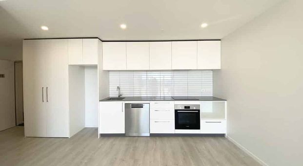 Stylish Centre City Apartment - Photo 1