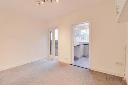 2 bedroom semi-detached house to rent - Photo 3