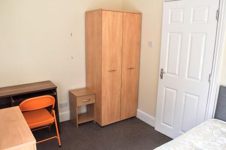 5 bedroom semi-detached house to rent - Photo 5