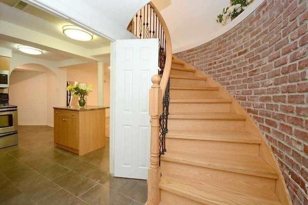 For Lease - 422 Silverthorne Crescent, Mississauga, Ontario - Photo 1