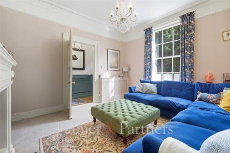 4 bedroom end of terrace house to rent - Photo 2