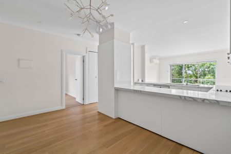 Light, Bright & Spacious - Photo 5