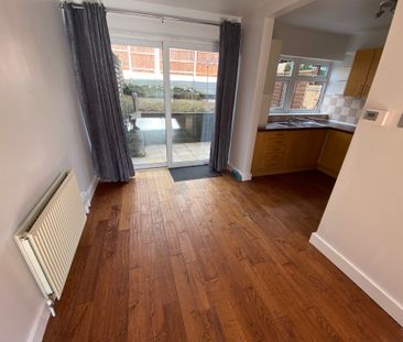 3 Bed - 30 Somerdale Grove, Leeds - LS13 4SE - Student - Photo 6